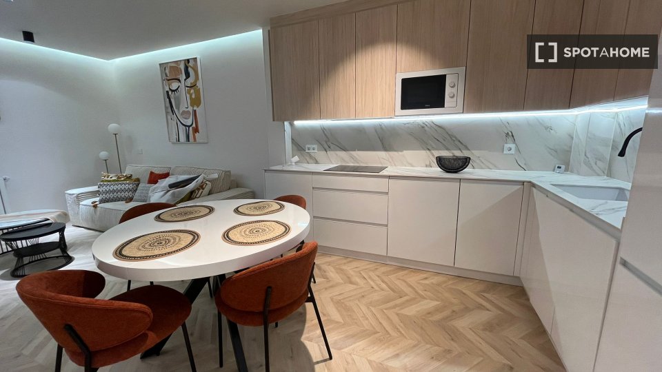 Apartment Madrid, 2 beds, 80m² — photo 18