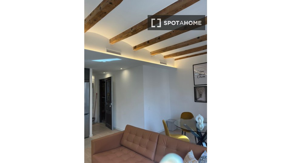 Apartment Barcelona, 2 beds, 74m² — photo 11