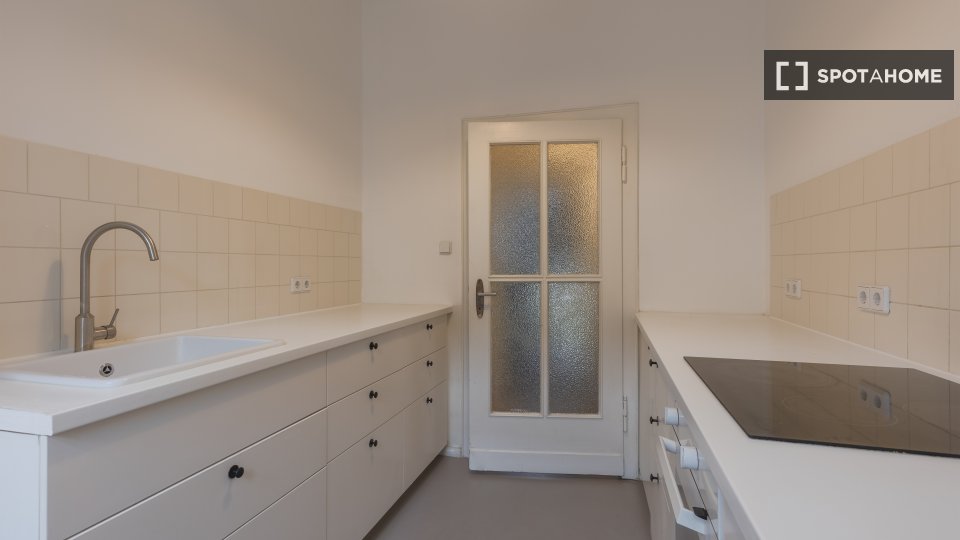 Double room Berlin, 9 beds, 50m² — photo 1
