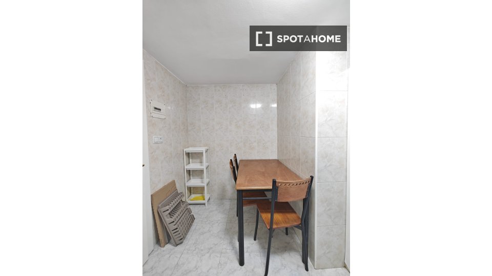 Apartment Bilbao, 3 beds, 65m² — photo 17