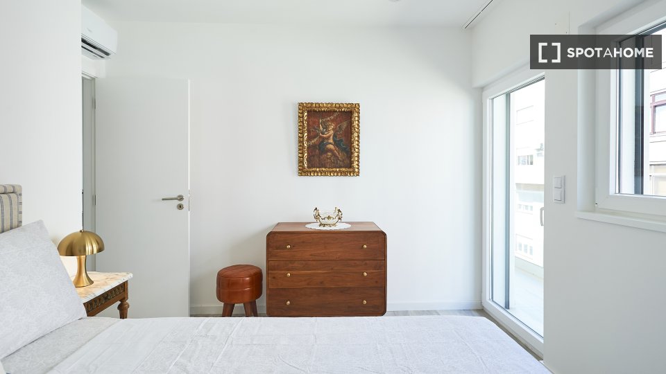 Apartment Lisbon, 2 beds, 61m² — photo 7