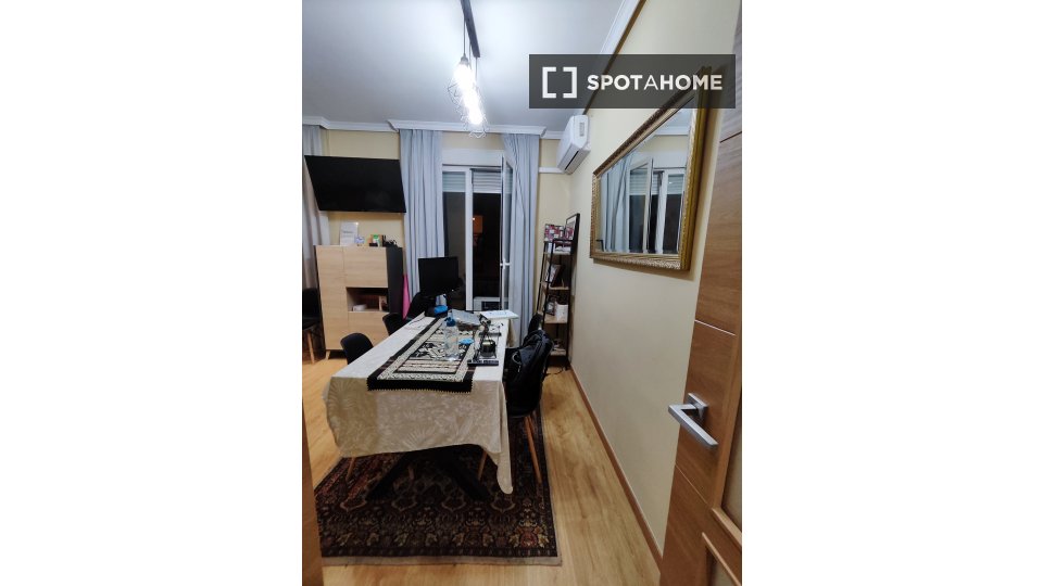 Double room Madrid, 2 beds, 60m² — photo 3