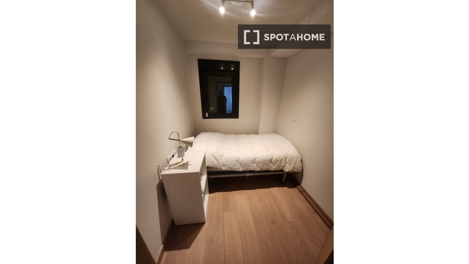 Apartment Valencia, 3 beds, 60m² — photo 9