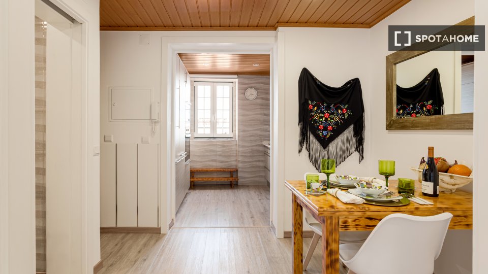 Apartment Lisbon, 1 bed — photo 8