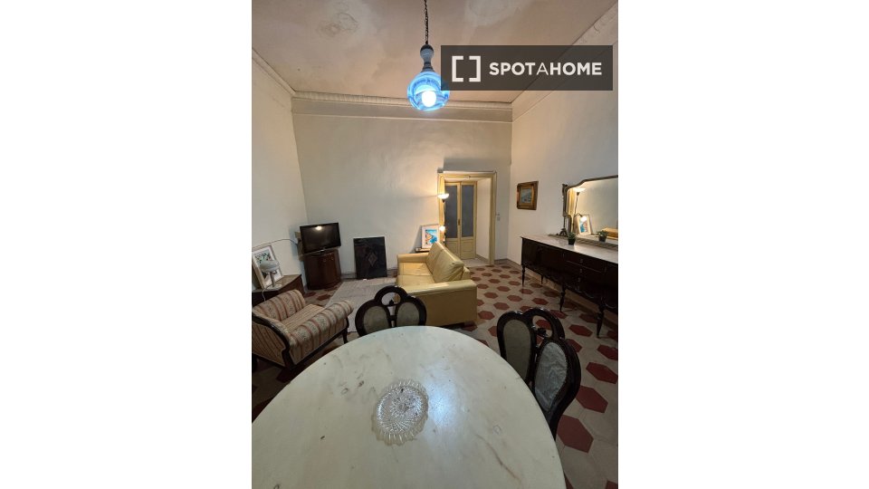 Double room Naples, 2 beds — photo 13