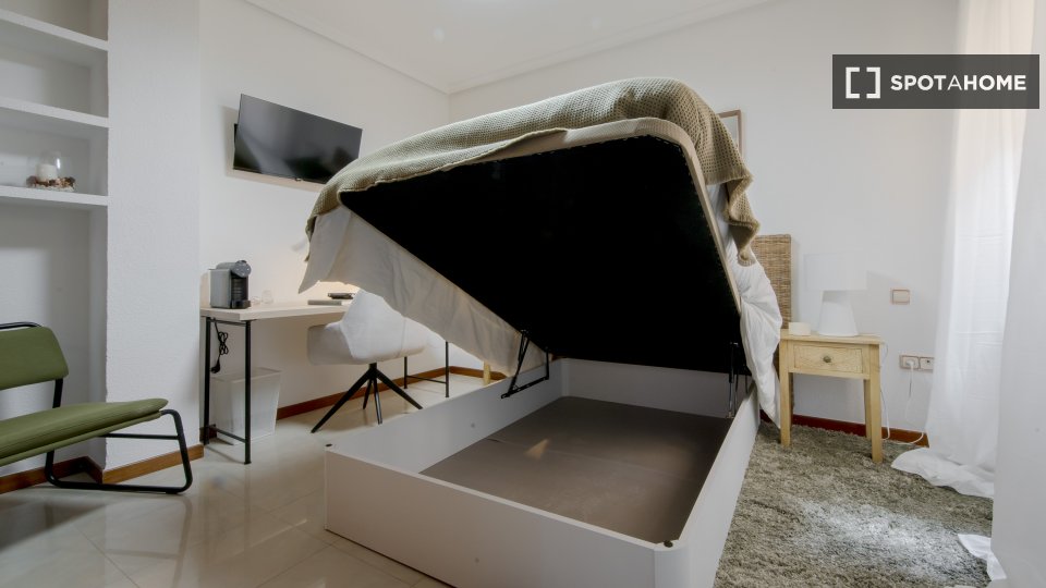 Double room Madrid, 7 beds — photo 14