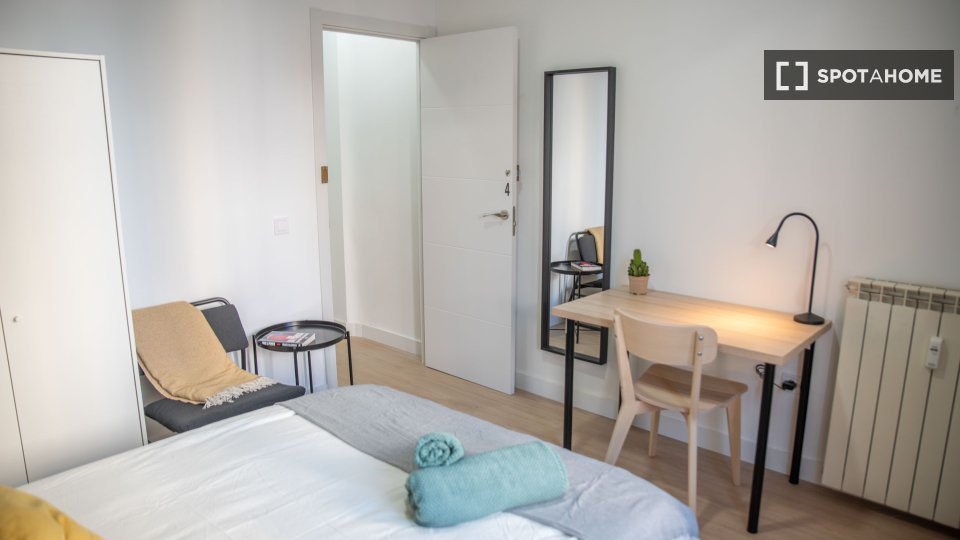 Double room Madrid, 5 beds, 90m² — photo 29