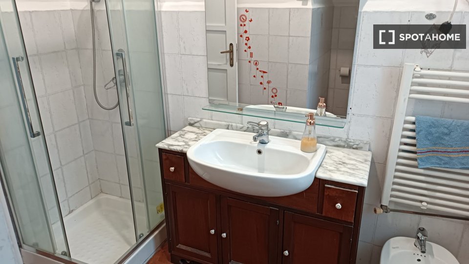 Double room Naples, 2 beds — photo 11