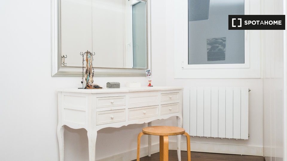 Apartment Barcelona, 4 beds, 121m² — photo 11