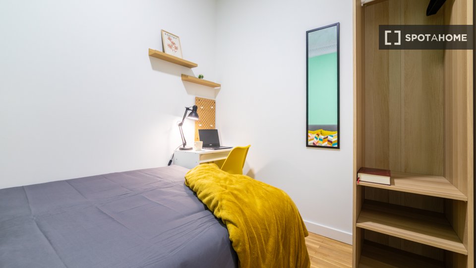 Double room Madrid, 13 beds, 301m² — photo 4