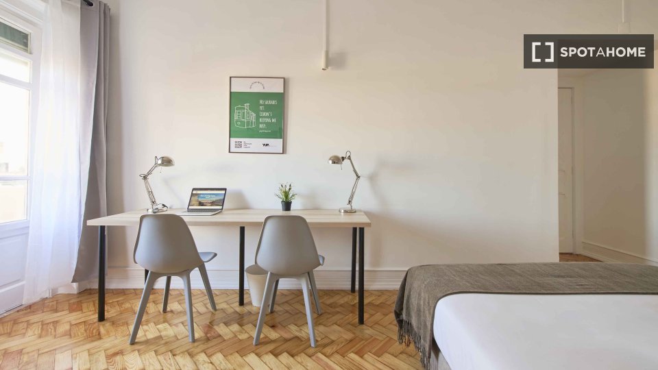 Double room Lisbon, 7 beds — photo 23