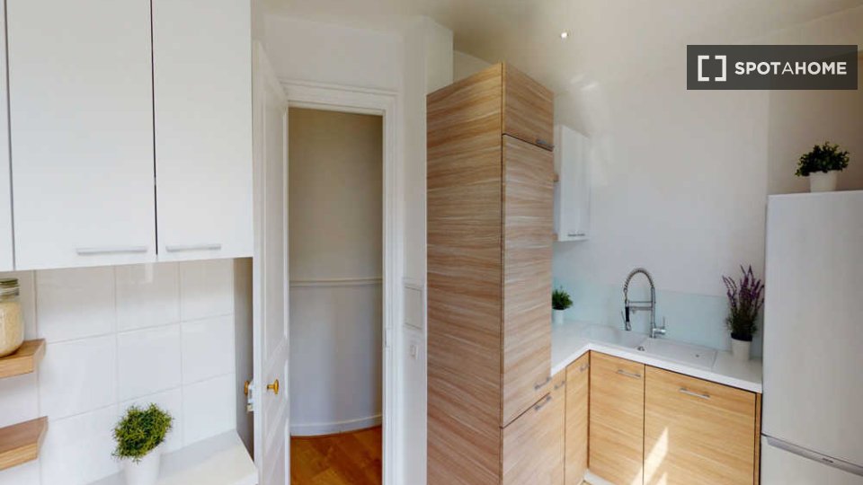 Double room Paris, 10 beds, 180m² — photo 19
