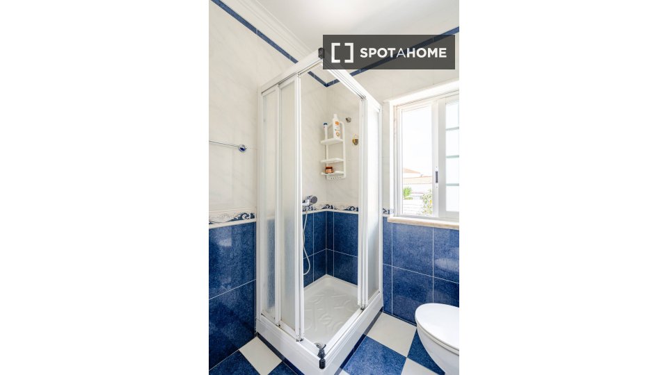 Apartment Lisbon, 5 beds — photo 19
