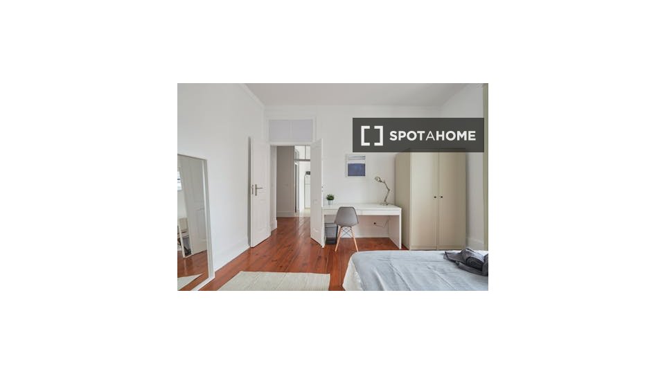 Double room Lisbon, 6 beds — photo 3