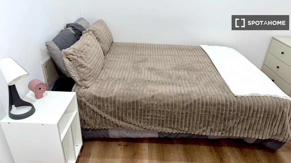 Double room Barcelona, 5 beds — photo 42