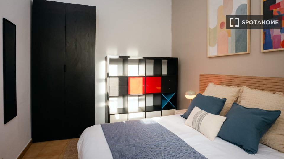 Double room Barcelona, 5 beds, 160m² — photo 9