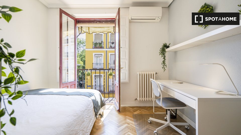 Double room Madrid, 7 beds — photo 19