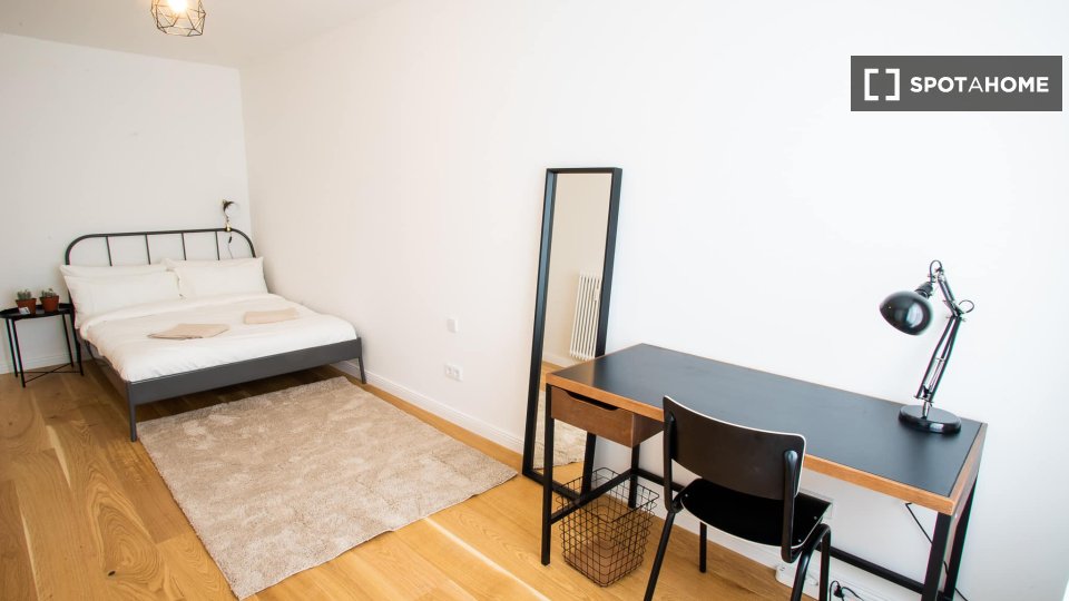 Double room Berlin, 4 beds, 107m² — photo 15