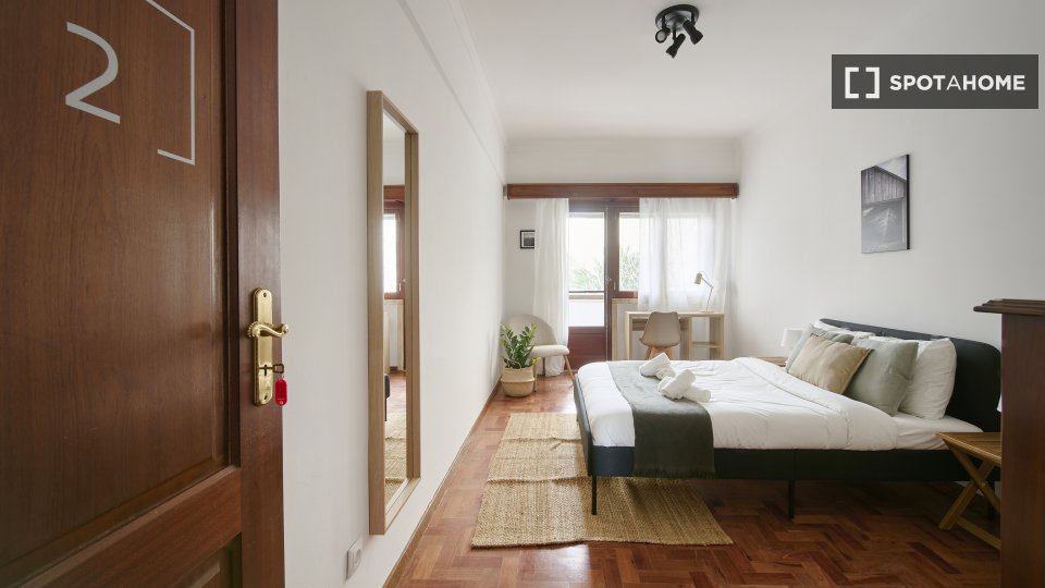 Double room Lisbon, 4 beds — photo 11