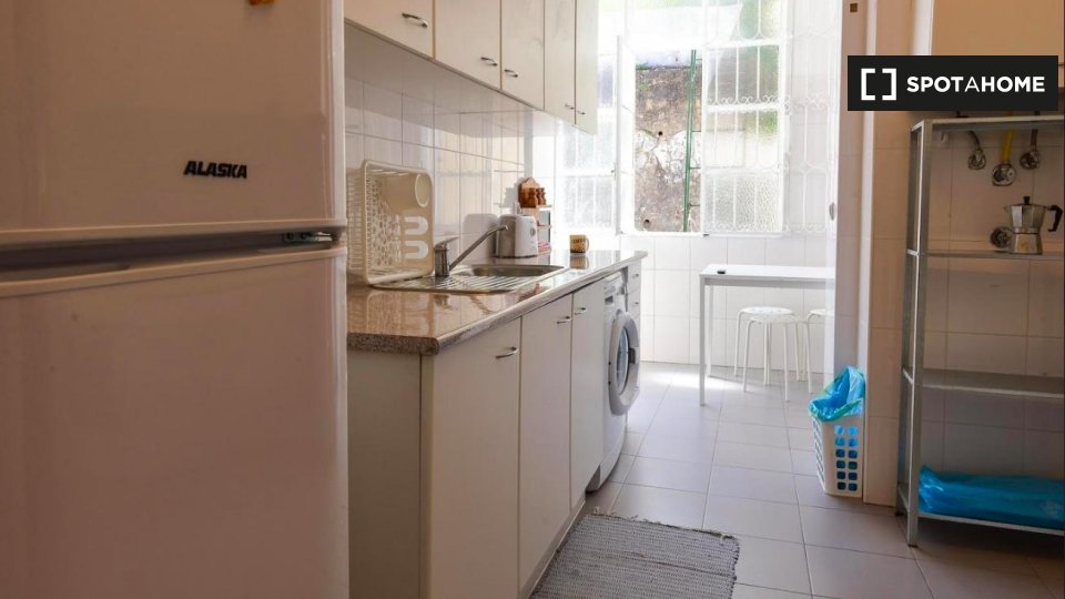 Double room Lisbon, 6 beds — photo 8