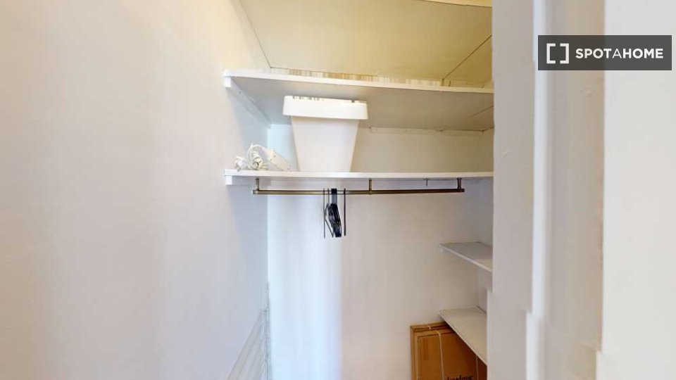 Double room Paris, 3 beds, 80m² — photo 19