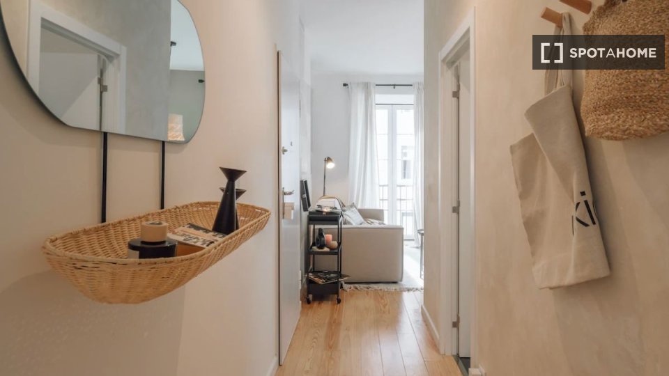 Apartment Lisbon, 1 bed — photo 2
