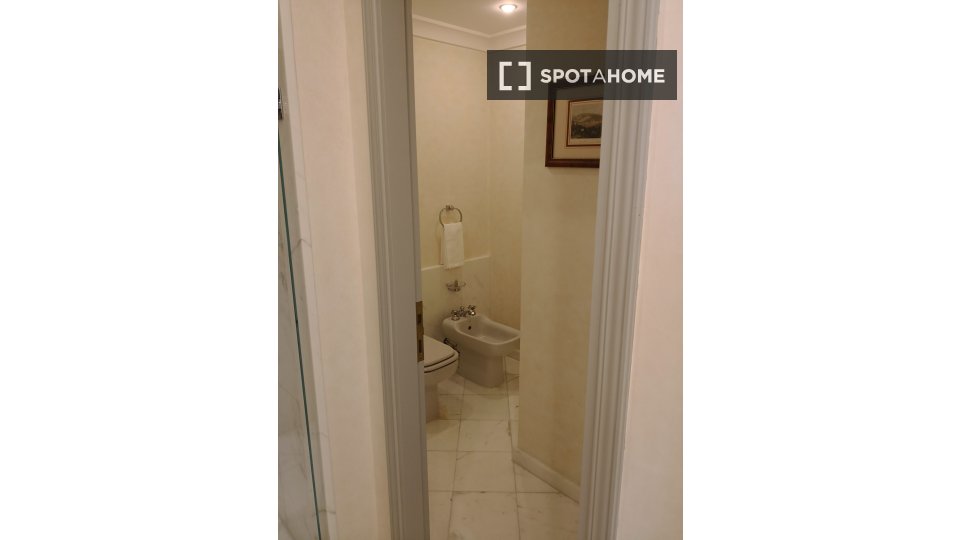 Double room Milan, 2 beds, 70m² — photo 5