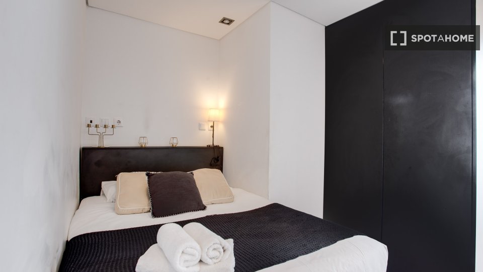 Apartment Lisbon, 2 beds — photo 24