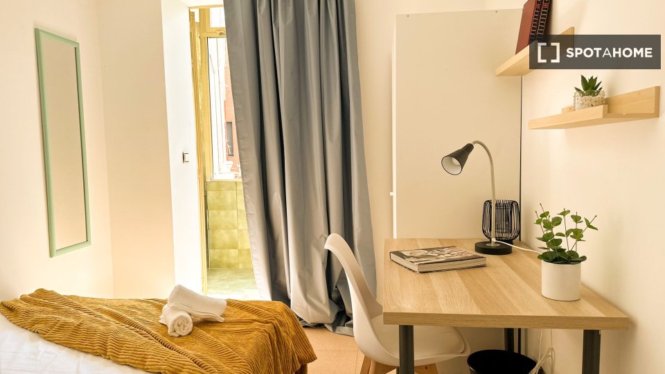 Double room Madrid, 18 beds — photo 32