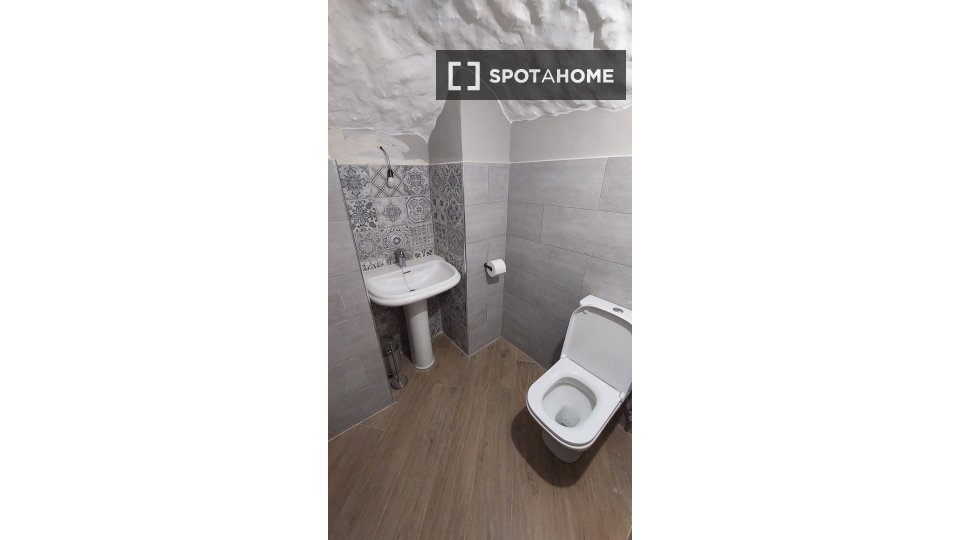 Apartment Granada, 3 beds, 109m² — photo 18