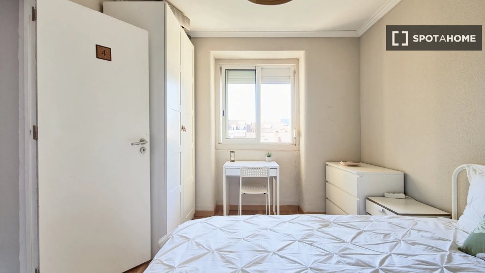 Double room Lisbon, 4 beds — photo 2