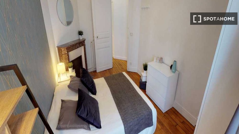 Double room Paris, 4 beds, 90m² — photo 2