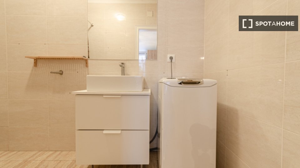 Double room Barcelona, 7 beds, 150m² — photo 8