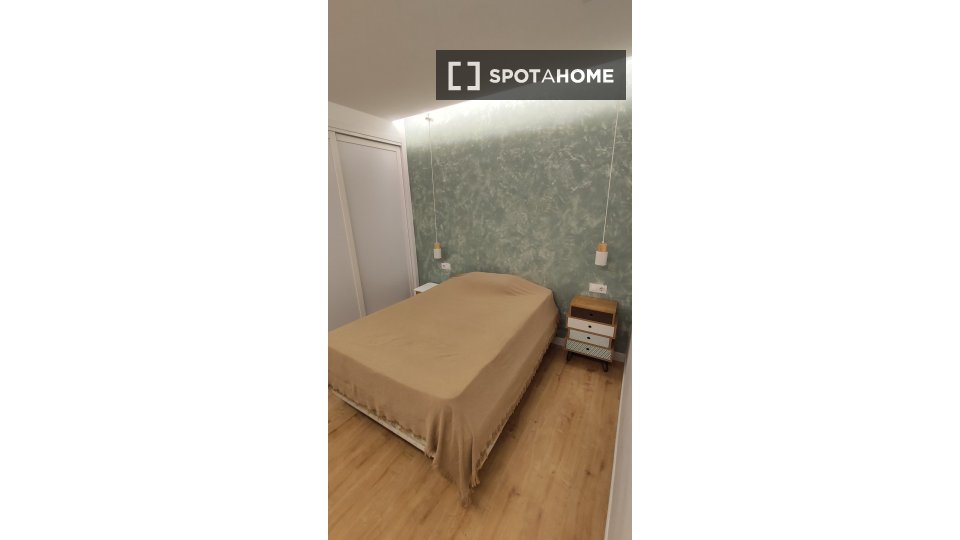 Double room Valencia, 3 beds, 91m² — photo 3