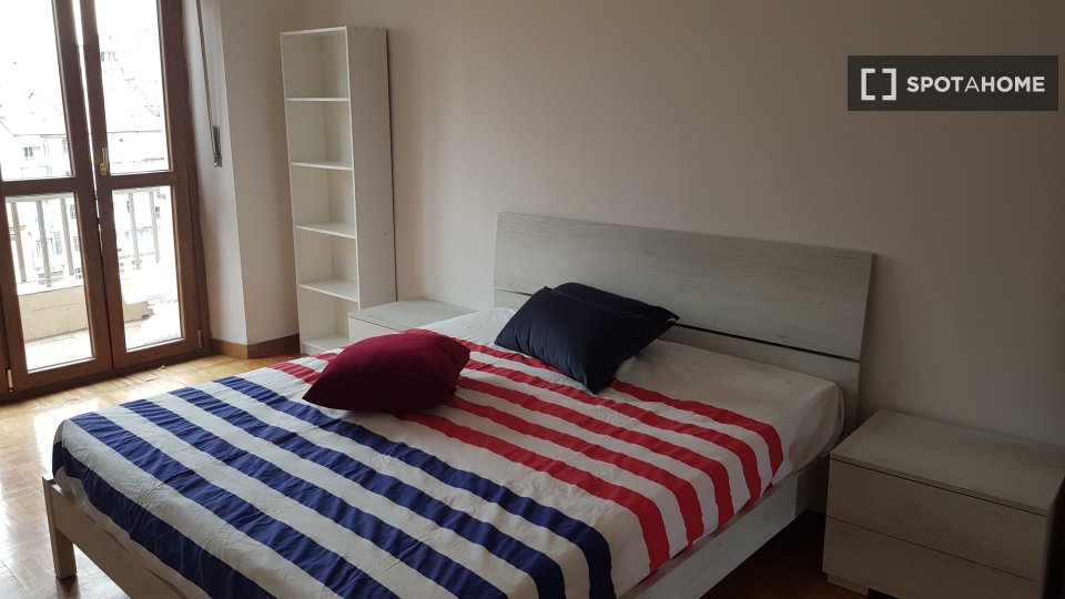 Double room Turin, 3 beds, 96m² — photo 1