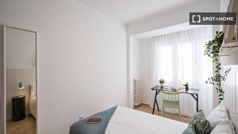 Double room Madrid, 25 beds — photo 12