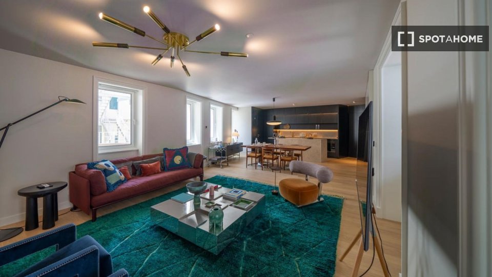 Apartment Lisbon, 2 beds, 101m² — photo 9