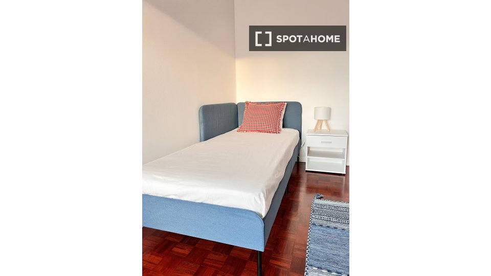 Double room Lisbon, 6 beds — photo 4