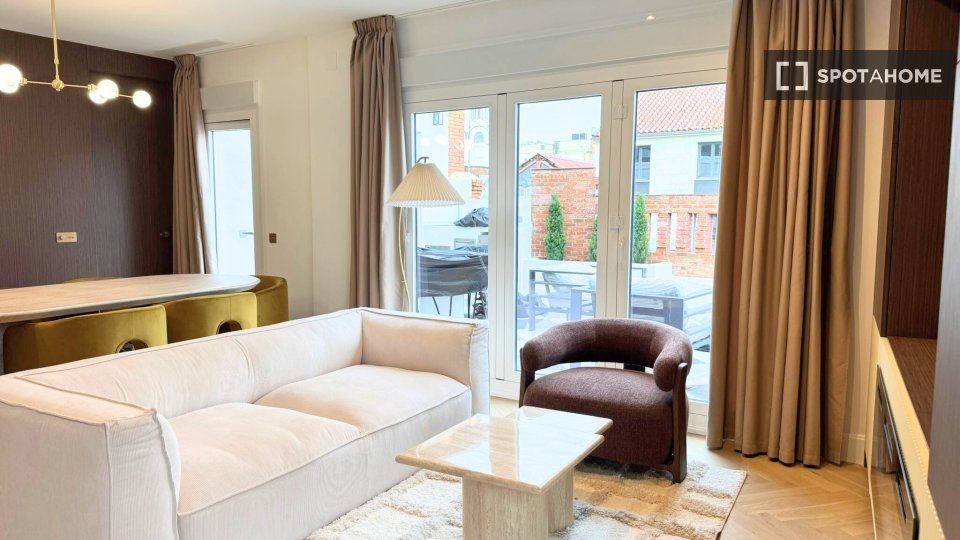 Apartment Madrid, 2 beds, 168m² — photo 2