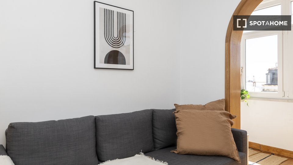 Apartment Lisbon, 2 beds, 65m² — photo 11