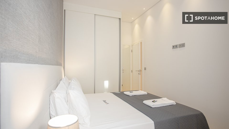 Apartment Porto, 1 bed, 52m² — photo 1