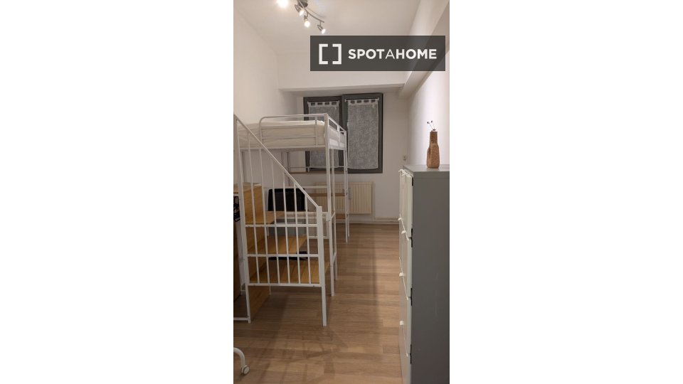 Apartment Brussels, 1 bed, 19m² — photo 2