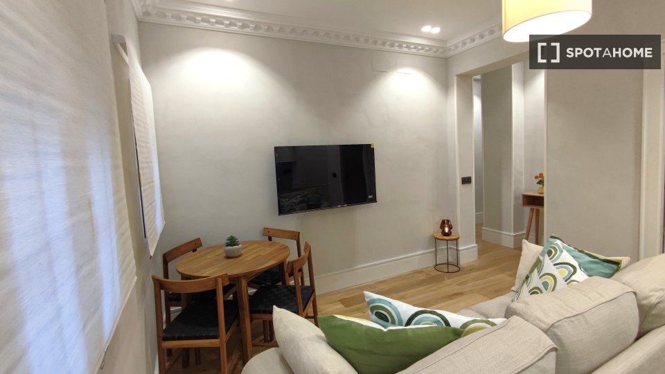 Apartment Madrid, 2 beds, 43m² — photo 14