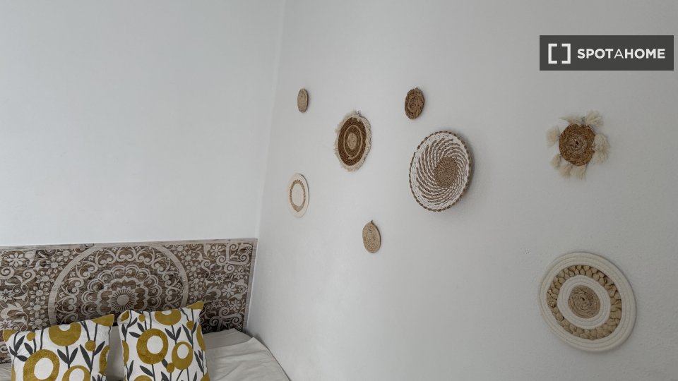Double room Madrid, 2 beds, 75m² — photo 18
