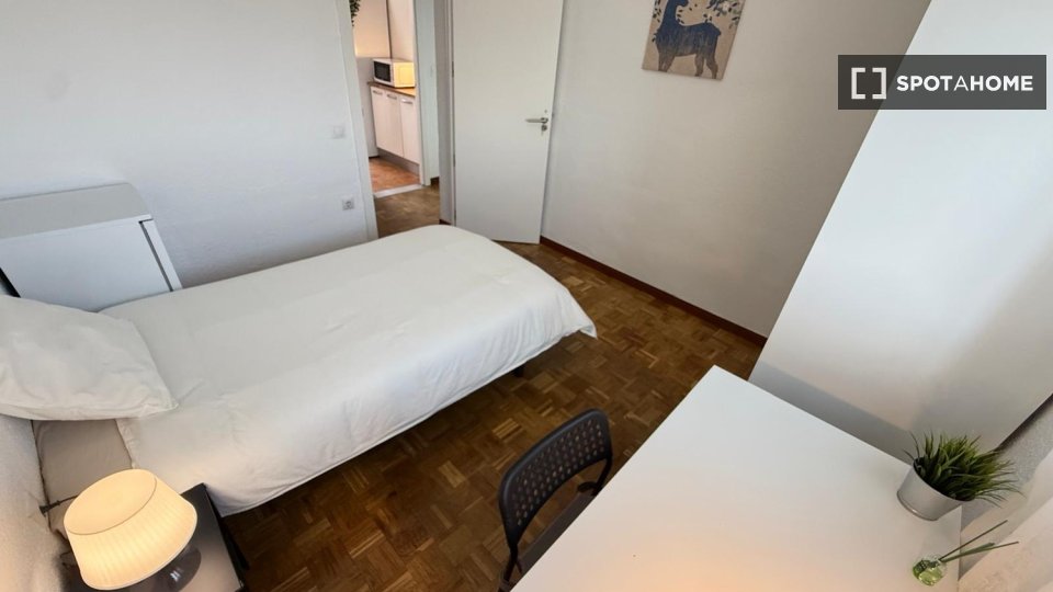 Double room Madrid, 4 beds — photo 23