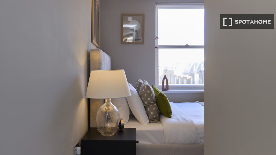 Apartment London, 2 beds, 55m² — photo 18