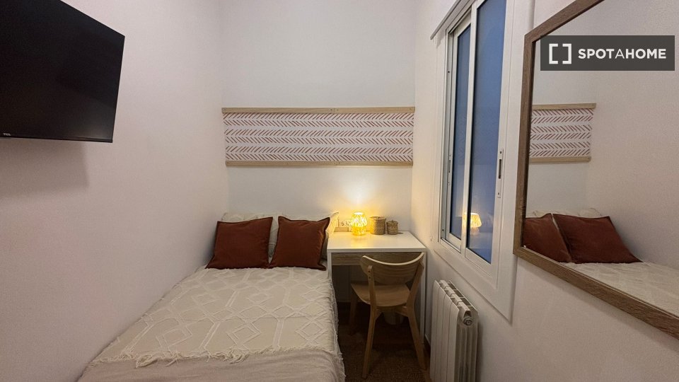 Double room Barcelona, 5 beds, 100m² — photo 16