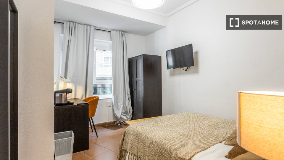 Double room Alicante, 8 beds, 200m² — photo 1