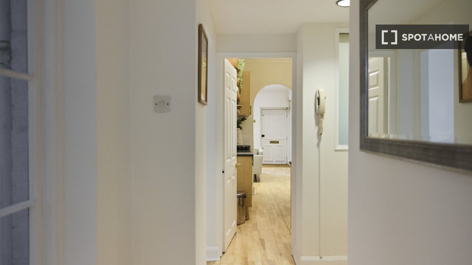 Apartment London, 2 beds, 77m² — photo 9