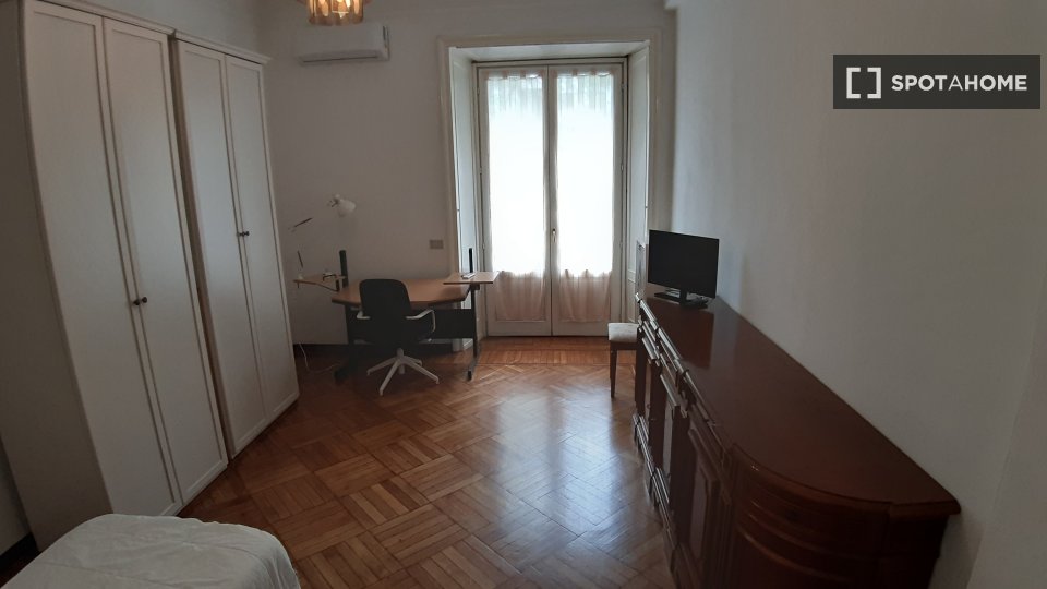 Double room Milan, 1 bed, 70m² — photo 4